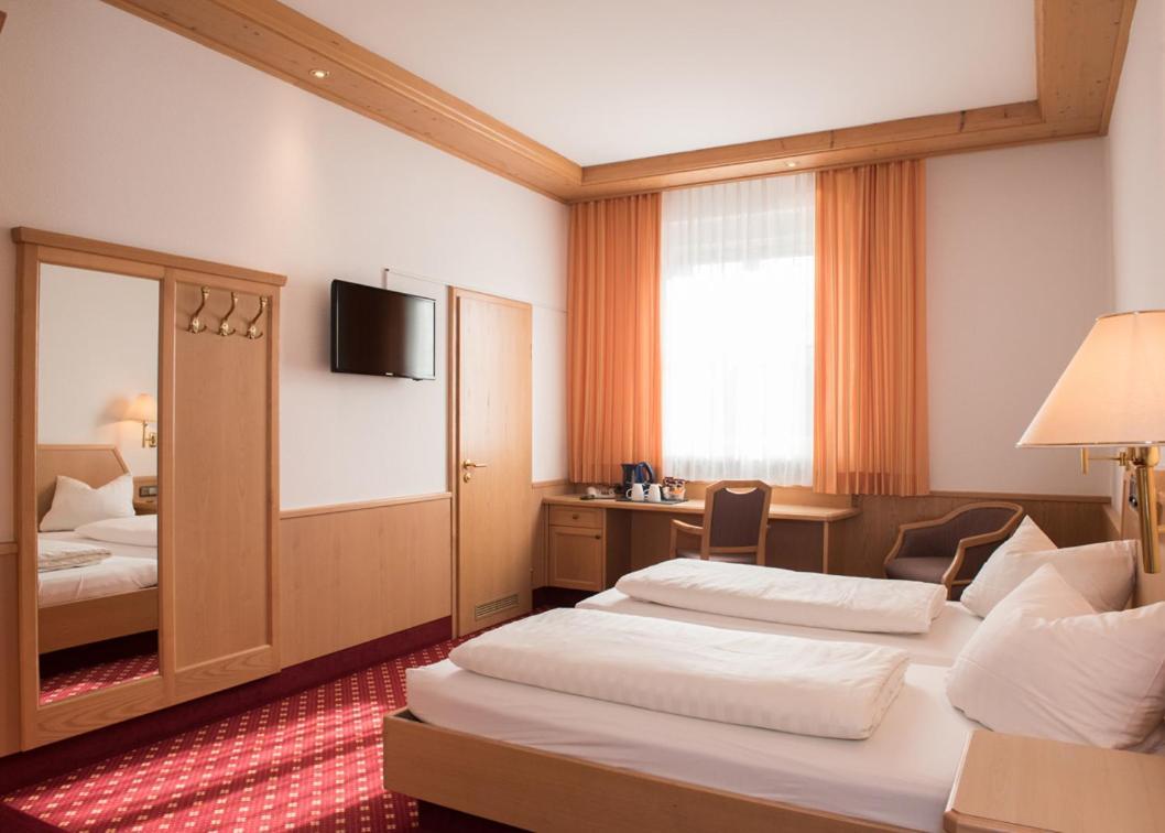 Hotel Und Gasthof Soller Ismaning Ngoại thất bức ảnh
